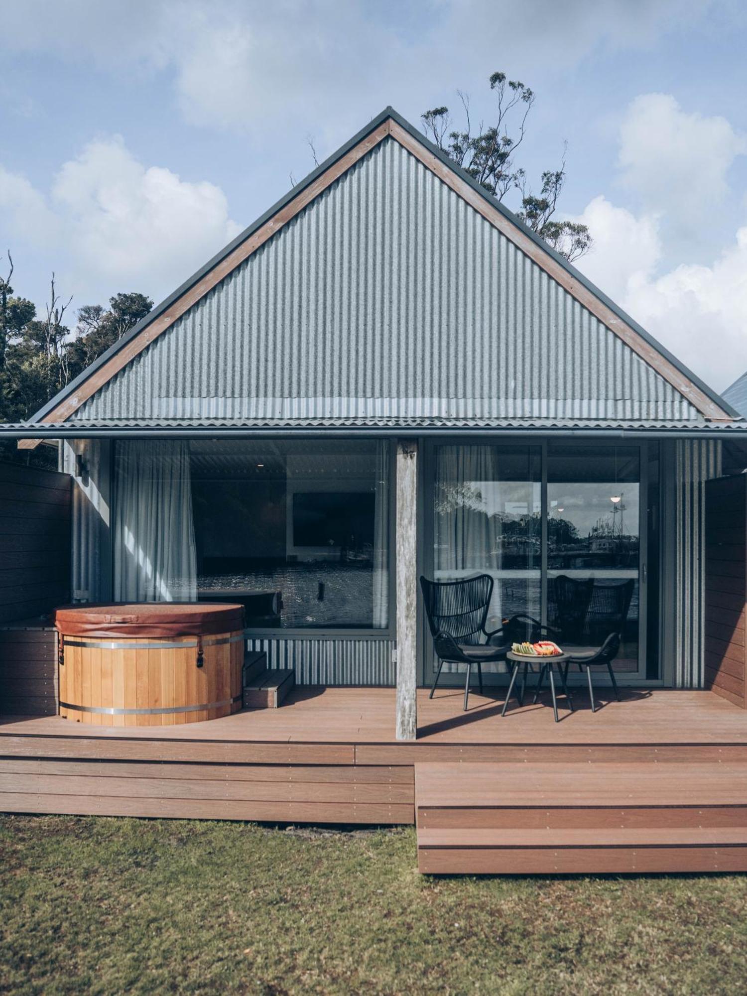 Risby Cove Boutique Hotel Strahan Exteriér fotografie
